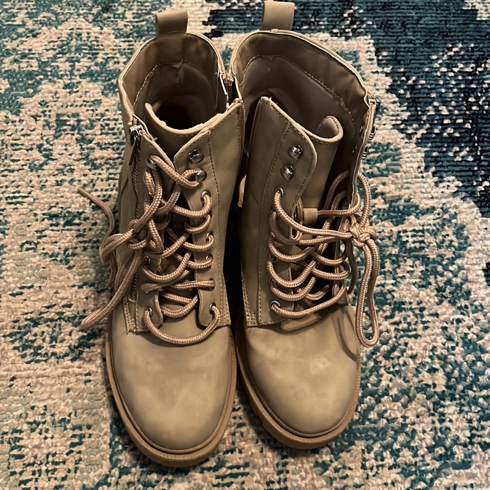 Chunky Booties - Picture 2 of 4